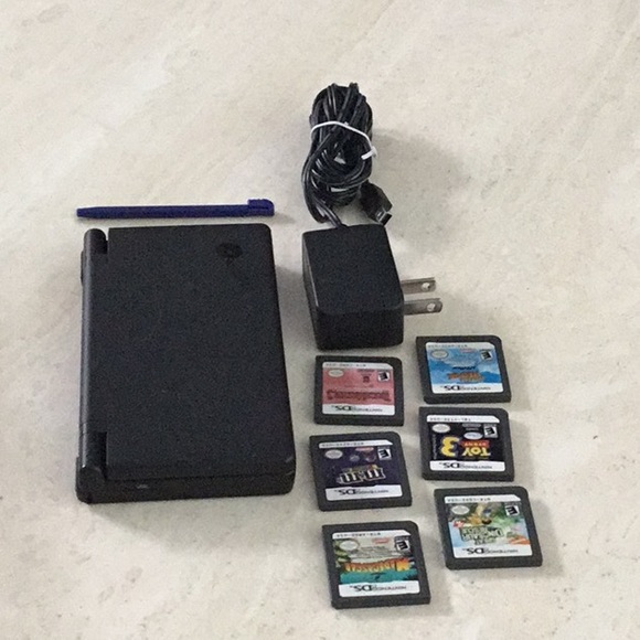 Nintendo DSi Console & 6 Nintendo DS Games Handheld System & Charger Toy Story - Picture 10 of 16